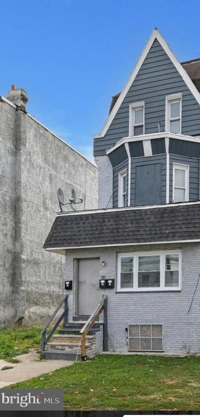 Primary Photo - 6616 Woodland Ave