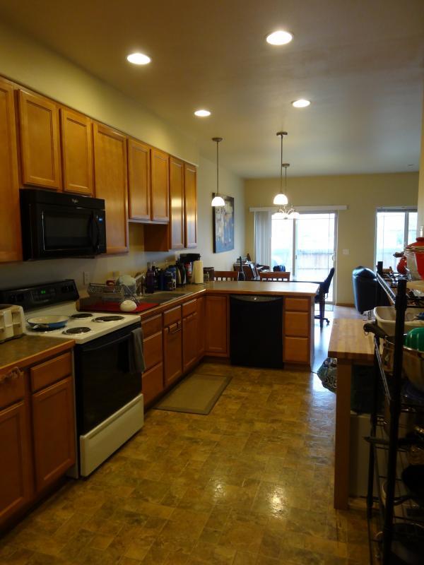 Foto del edificio - 8925 Lakehurst Dr