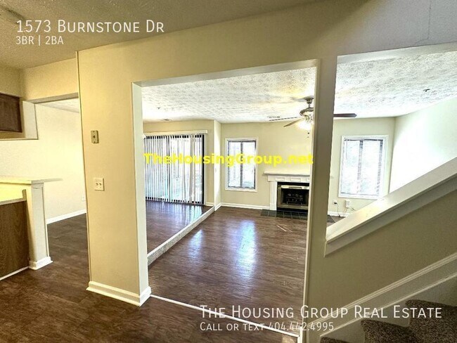 Foto del edificio - Stone Mountain Home Ready For You