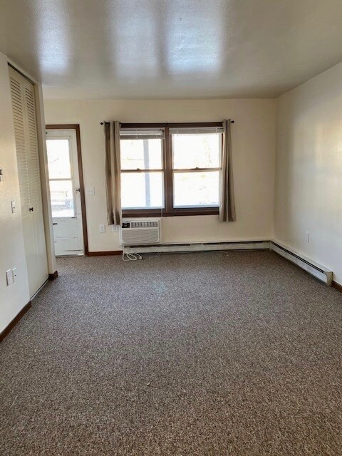 Building Photo - 115 Maple Ln