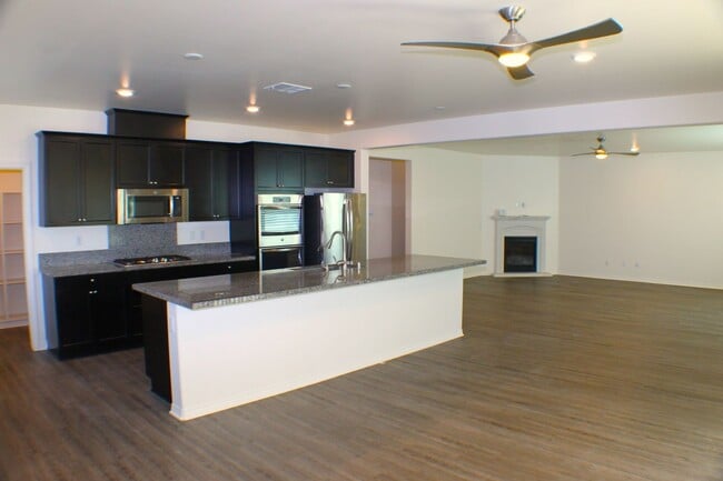 Building Photo - Stunning Redlands Home For Rent