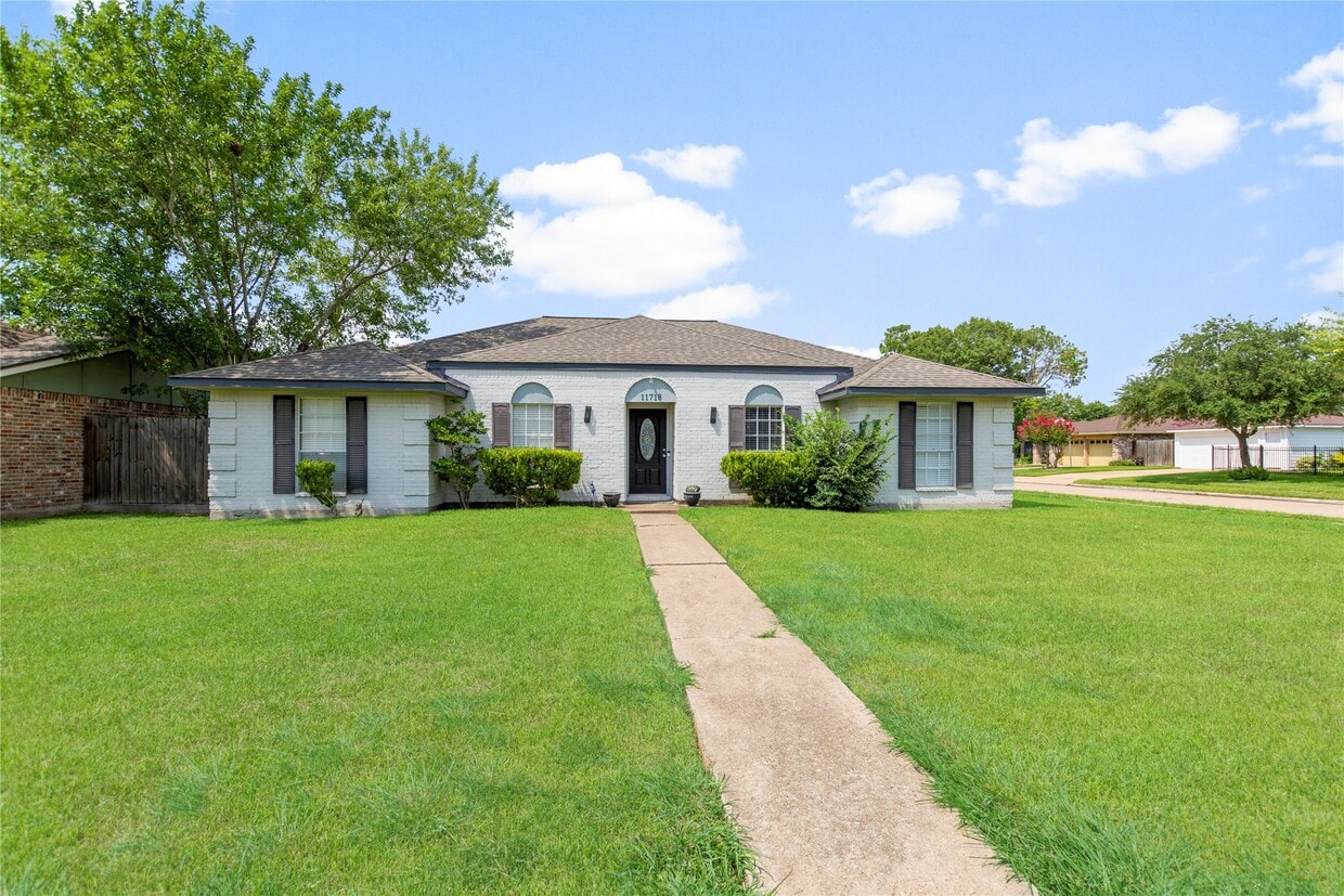 Primary Photo - 11718 Scottsdale Dr