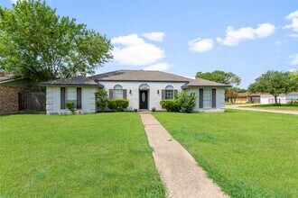 Building Photo - 11718 Scottsdale Dr