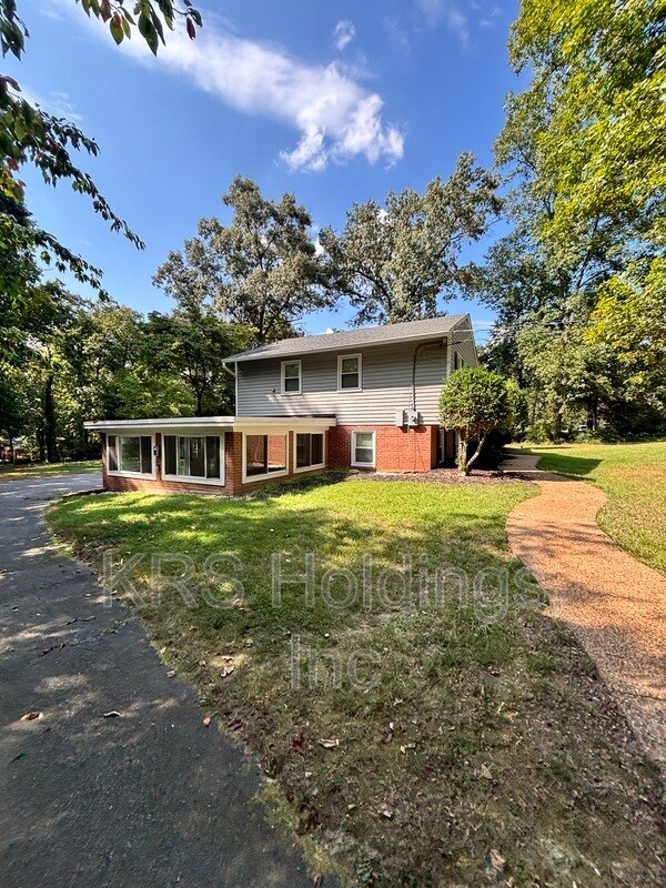 Building Photo - 2318 Penrose Dr