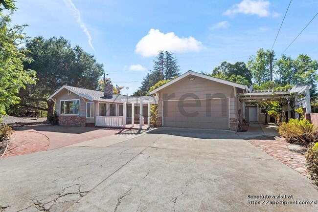 Building Photo - 10609 Creston Dr