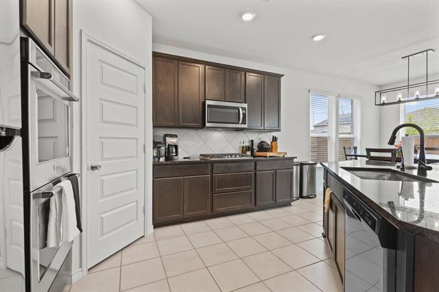 Foto del edificio - 925 West Dr