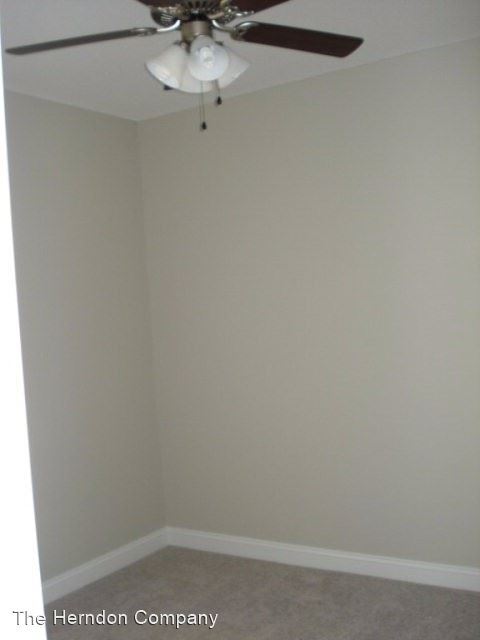 Building Photo - 4 br, 3.5 bath House - 3909 Valiant Court