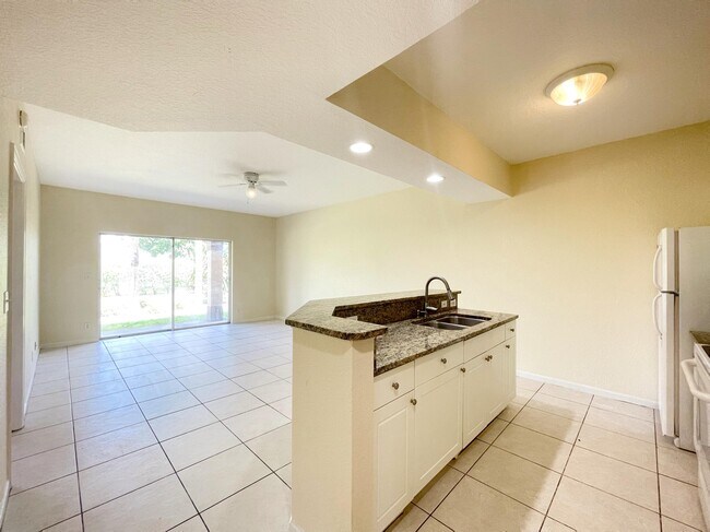 Building Photo - 4531 Oak Terrace Dr