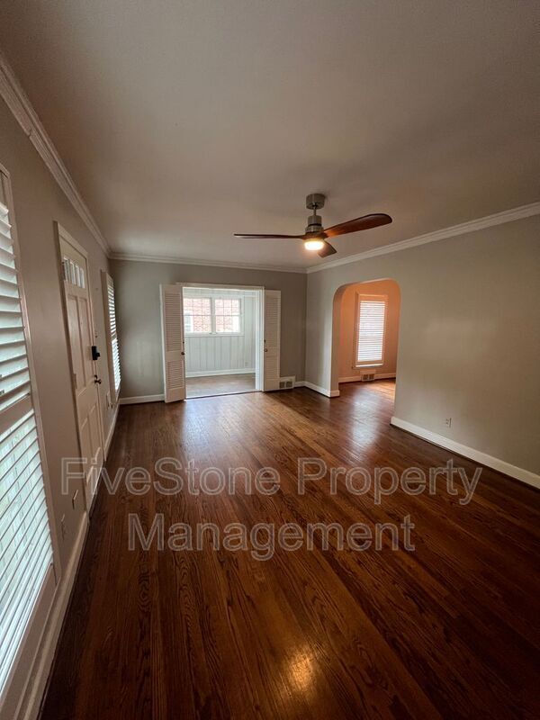 Foto del edificio - 144 Northwood Dr
