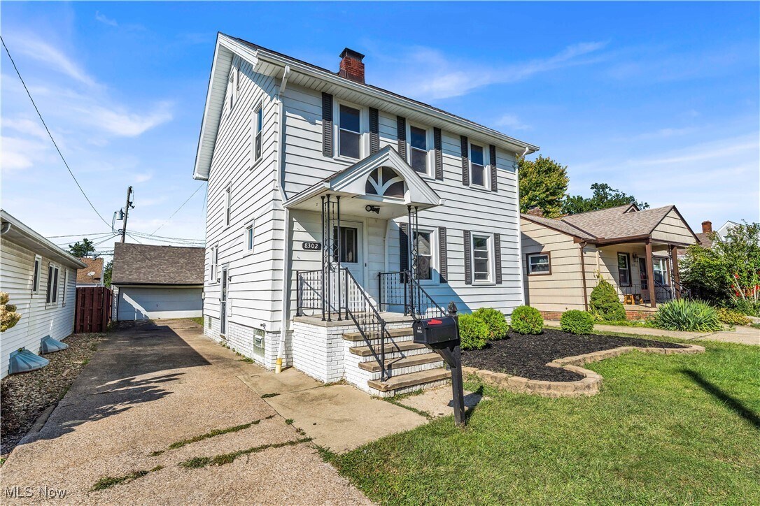 8302 Pinegrove Ave Parma, OH 44129 – photo 3