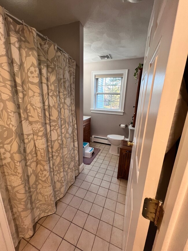 Building Photo - 25A Elmbrook Rd