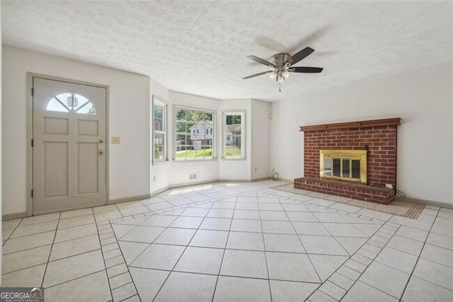 Building Photo - 1532 Daniel Ln