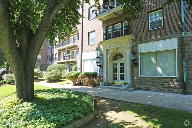 Building Photo - 169 Greenwood Ave
