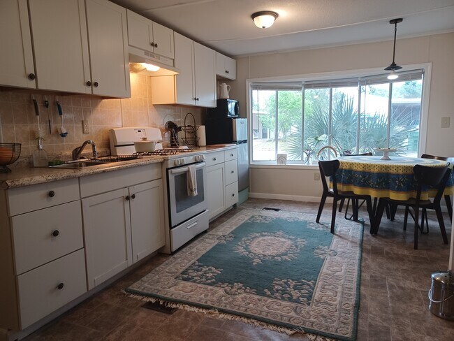Building Photo - 1721 Timber Ridge Cir