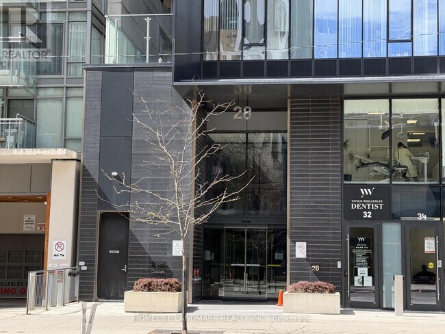 Building Photo - 28 Wellesley St E