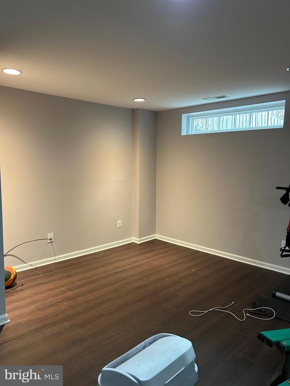 Building Photo - 11912 Benton Lake Rd