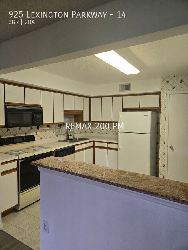 Foto del edificio - 925 Lexington Pkwy