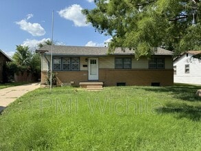 Building Photo - 2322 W 29th St S