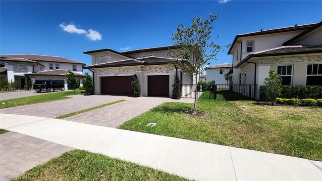 Building Photo - 12347 Green Oak Dr