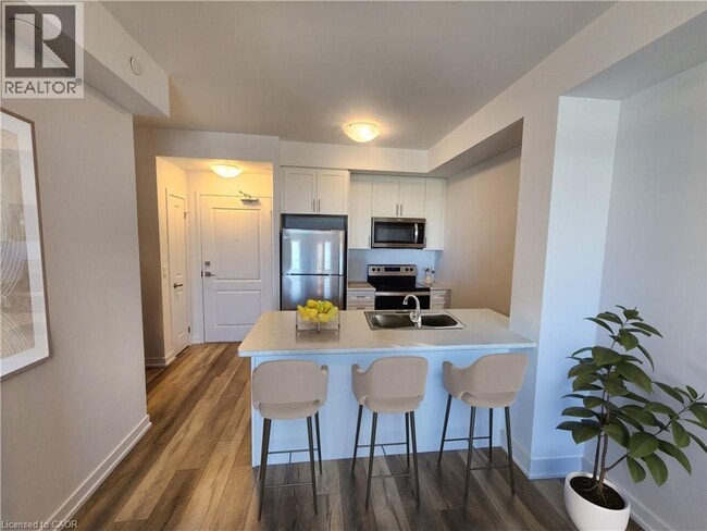 Building Photo - 5055 Greenlane