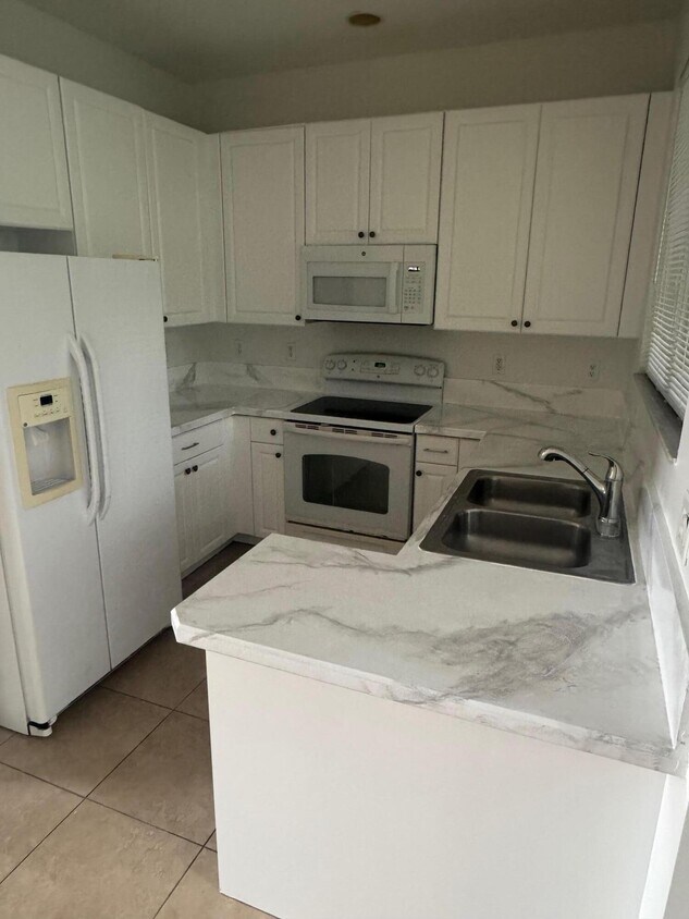 Foto del edificio - 4459 Cotswold Hills Dr