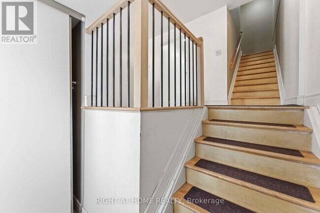 Photo du bâtiment - 106 Castlegreen Private