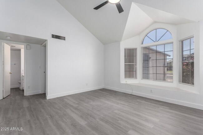 Building Photo - 4162 E Wayland Rd