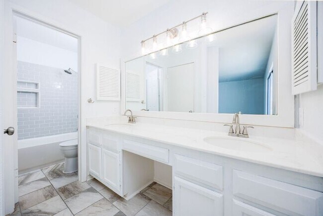 Foto del edificio - 11827 Gallery View St