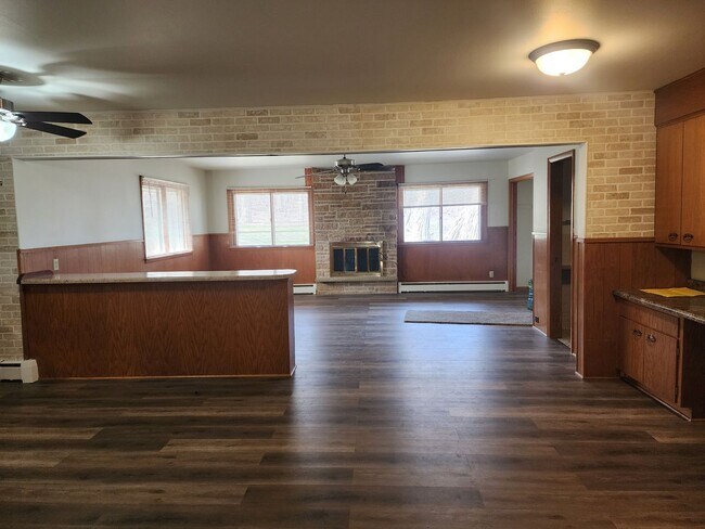 Building Photo - 6404 Cottage Grove Rd