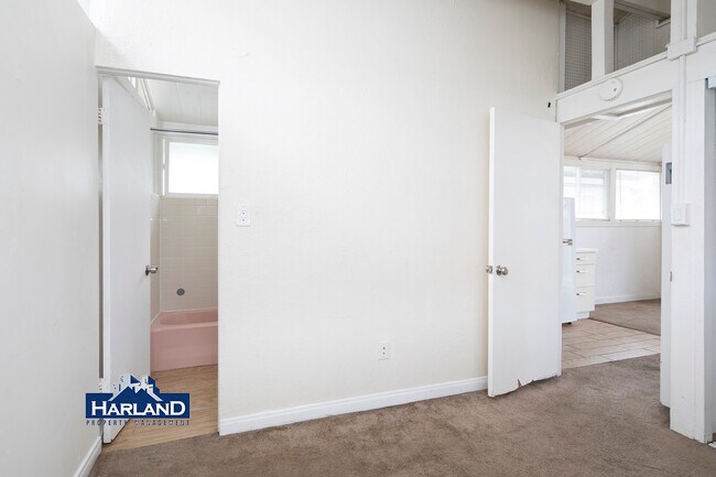 Building Photo - 6250-6264.5 Stanley Avenue - 6258-