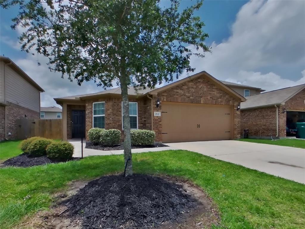 Foto principal - 212 Comanche Plains Rd