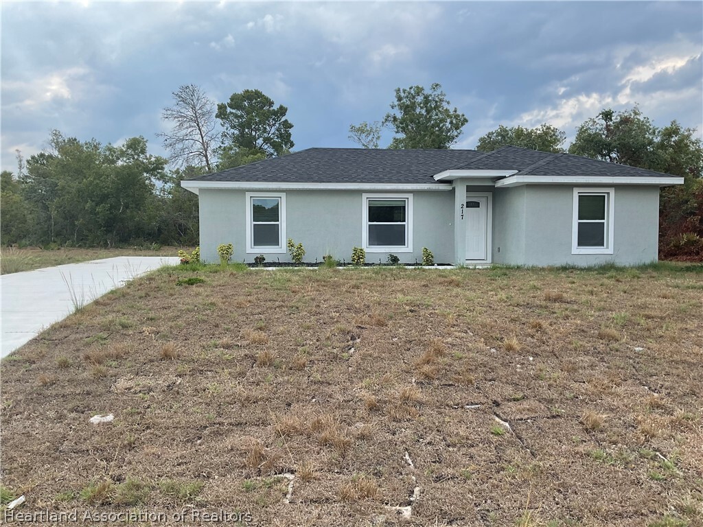 217 Hoover Ave NE, Lake Placid, FL 33852 - House Rental in Lake Placid ...