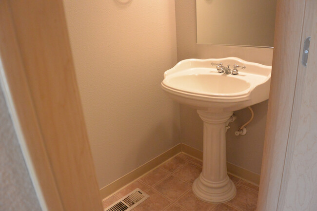 Foto del edificio - 2203 NE 163rd Ave