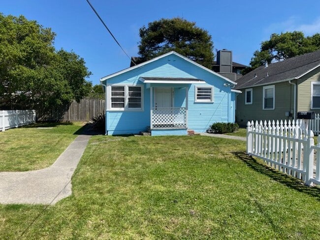 Building Photo - 821 Walnut St