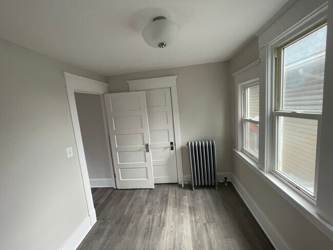 Building Photo - 2014 Hertel Ave