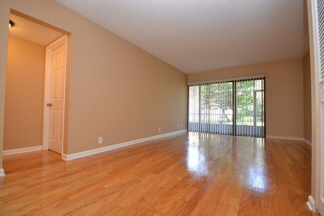 Foto del edificio - Gorgeous 1/1 Condo in Winter Springs ~ Upd...
