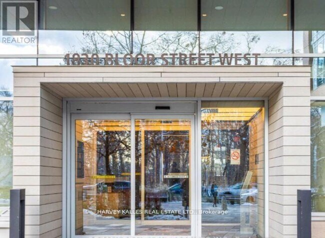 Photo du bâtiment - 1830 Bloor St W