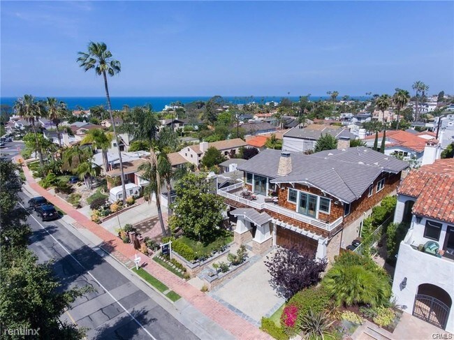 Building Photo - 224 W Avenida Valencia