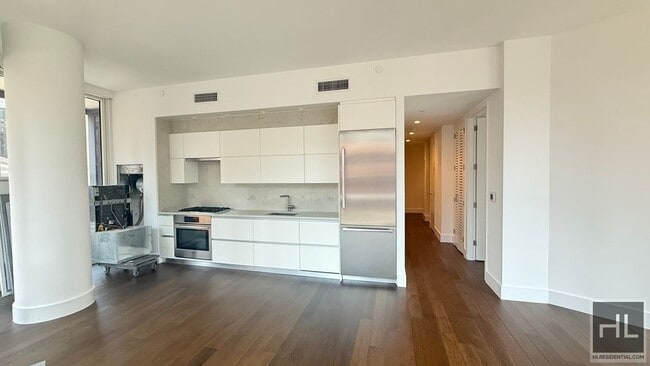 Building Photo - East 44th Street