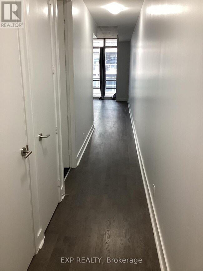 Photo du bâtiment - 399 Adelaide St W