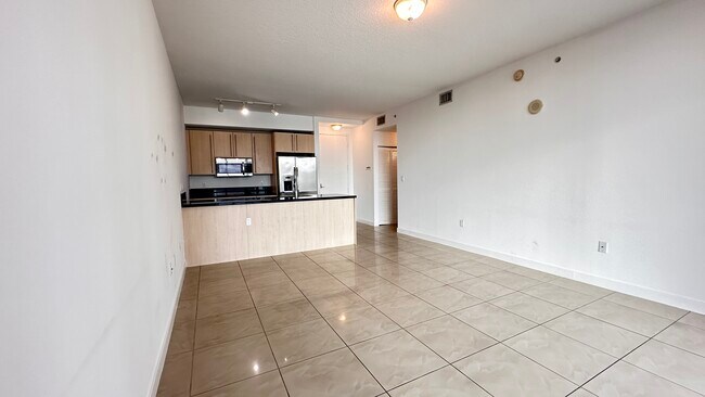 Foto del edificio - 79 SW 12th St