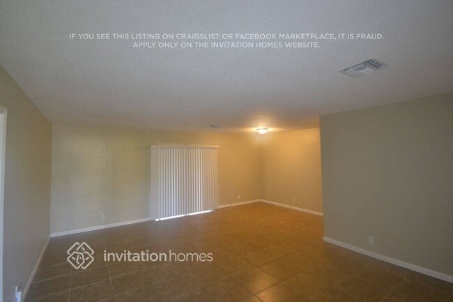 Foto del edificio - 2464 SW 8th St