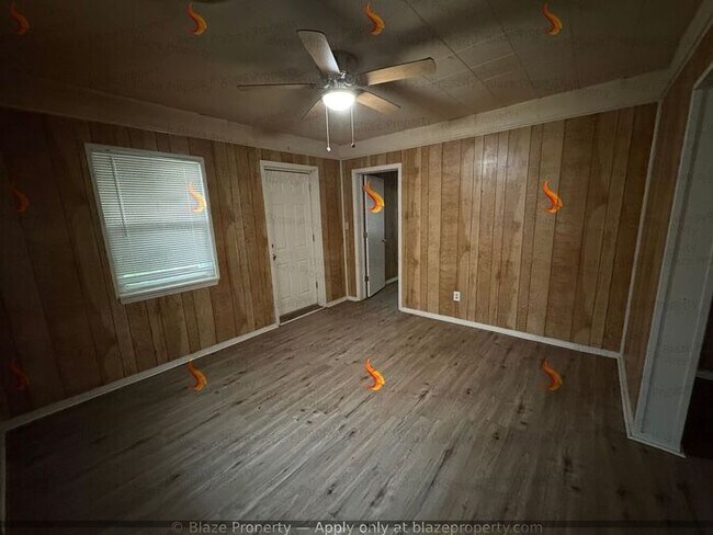 Foto del edificio - For Rent: 2 Bed / 1 Bath Home – Ready for ...