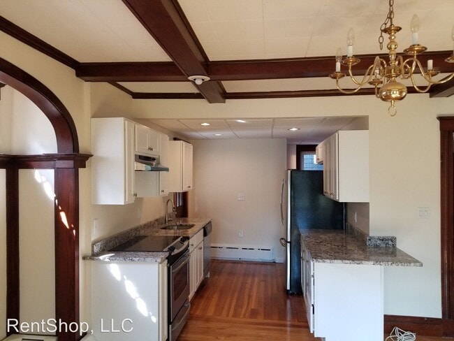 Building Photo - 40 Lincoln Ave