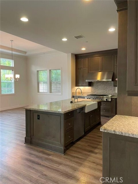 Building Photo - 31 Swift