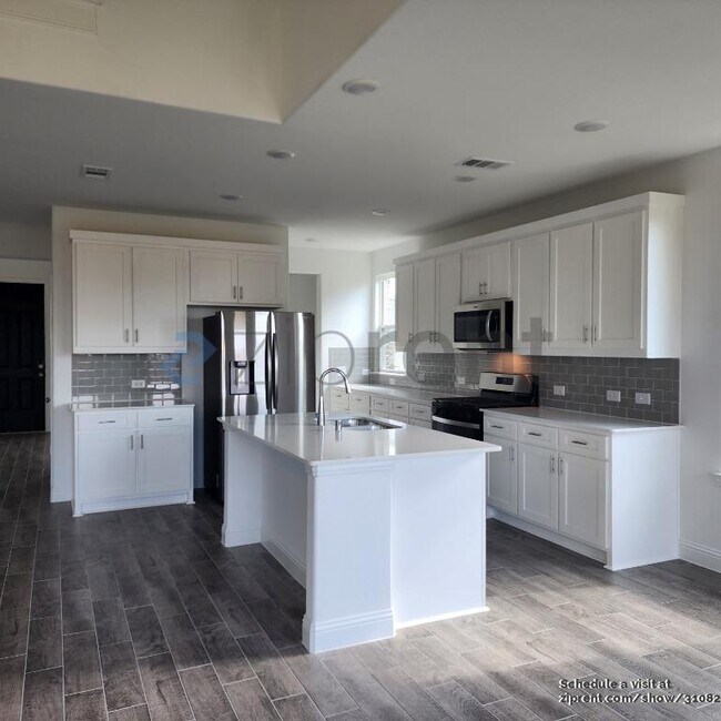 Building Photo - 1301 Renato Dr