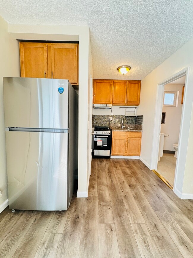 Unit 5 Kitchen - 19419 Victory Blvd