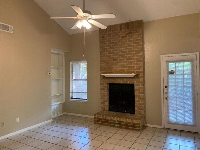Building Photo - 6503 Columbia Oaks Ct