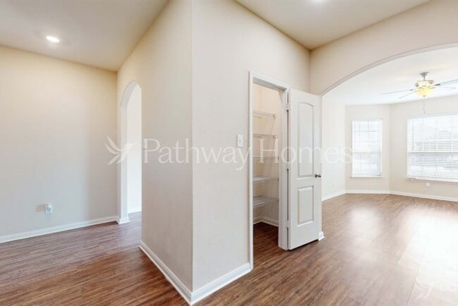 Building Photo - 1712 Blue Water Ct