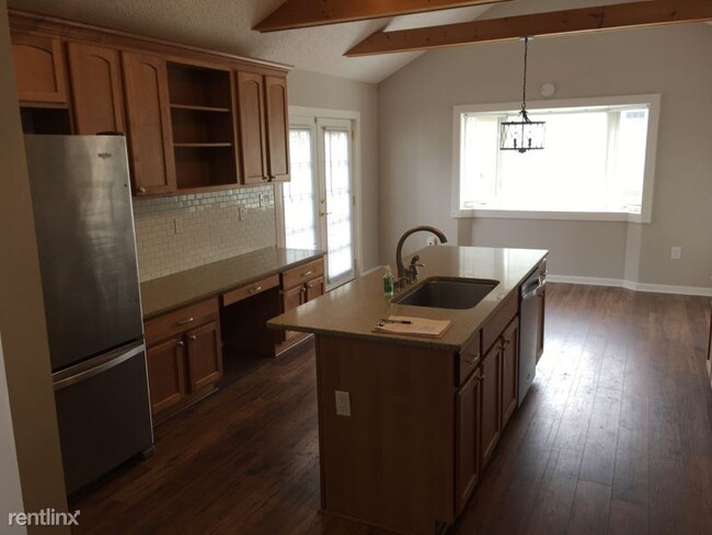 Building Photo - 3 br, 2 bath House - 33 River Ridge Rd